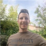 Envie de vous dépenser et de vous renforcer au travers d'exercices à la fois cardio et de renforcement poids du corps? Je suis là et je m'adapte à vos besoins, votre condition physique et vos possibles handicaps ou douleurs handicapantes.
Let's go ;)